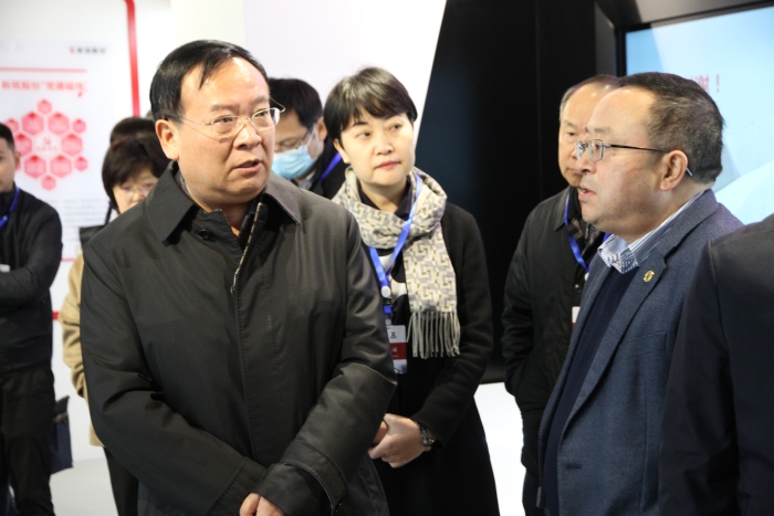  四川省人民政府副省长杨洪波考察hahabet股份